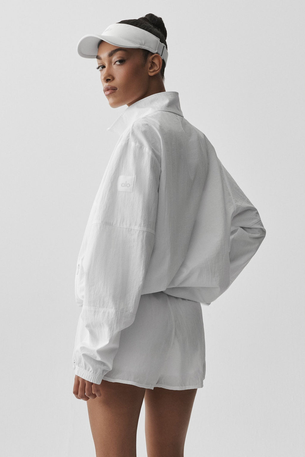 Light Weight Takeaway Track Pullover - White