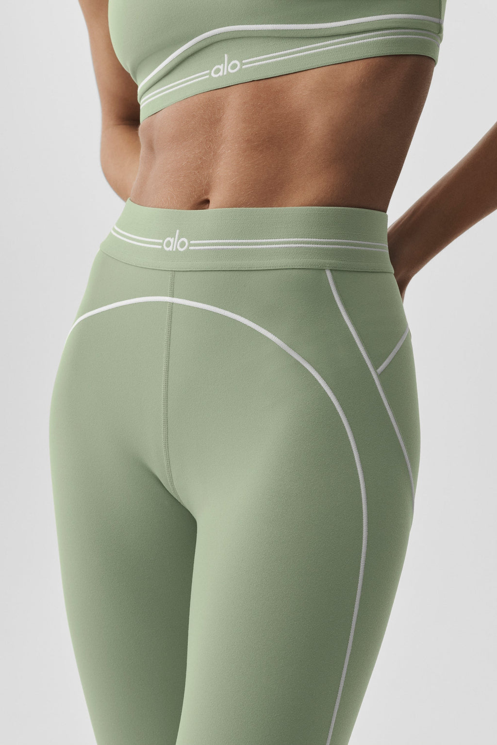 Airbrush High-Waist 7/8 Heart Throb Legging - Dune Grass/White