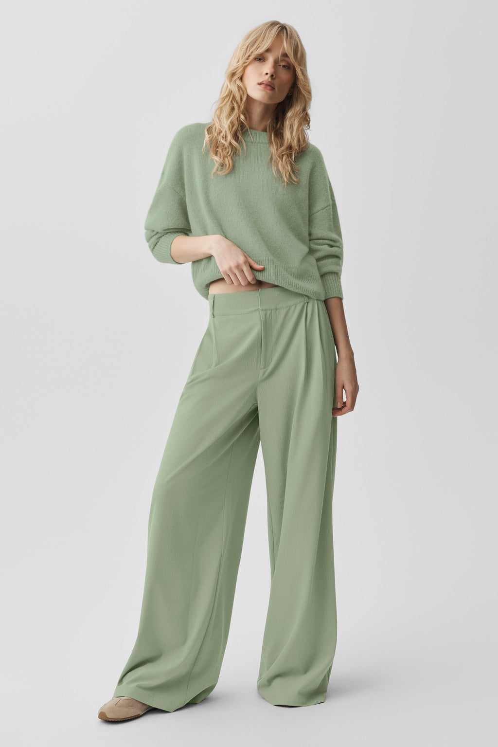 Wool Cashmere Cropped New Class Crewneck Sweater - Dune Grass
