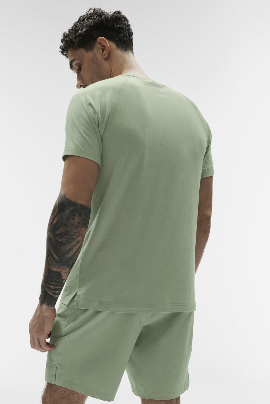 ALO Vapor Crewneck Short Sleeve - Dune Grass