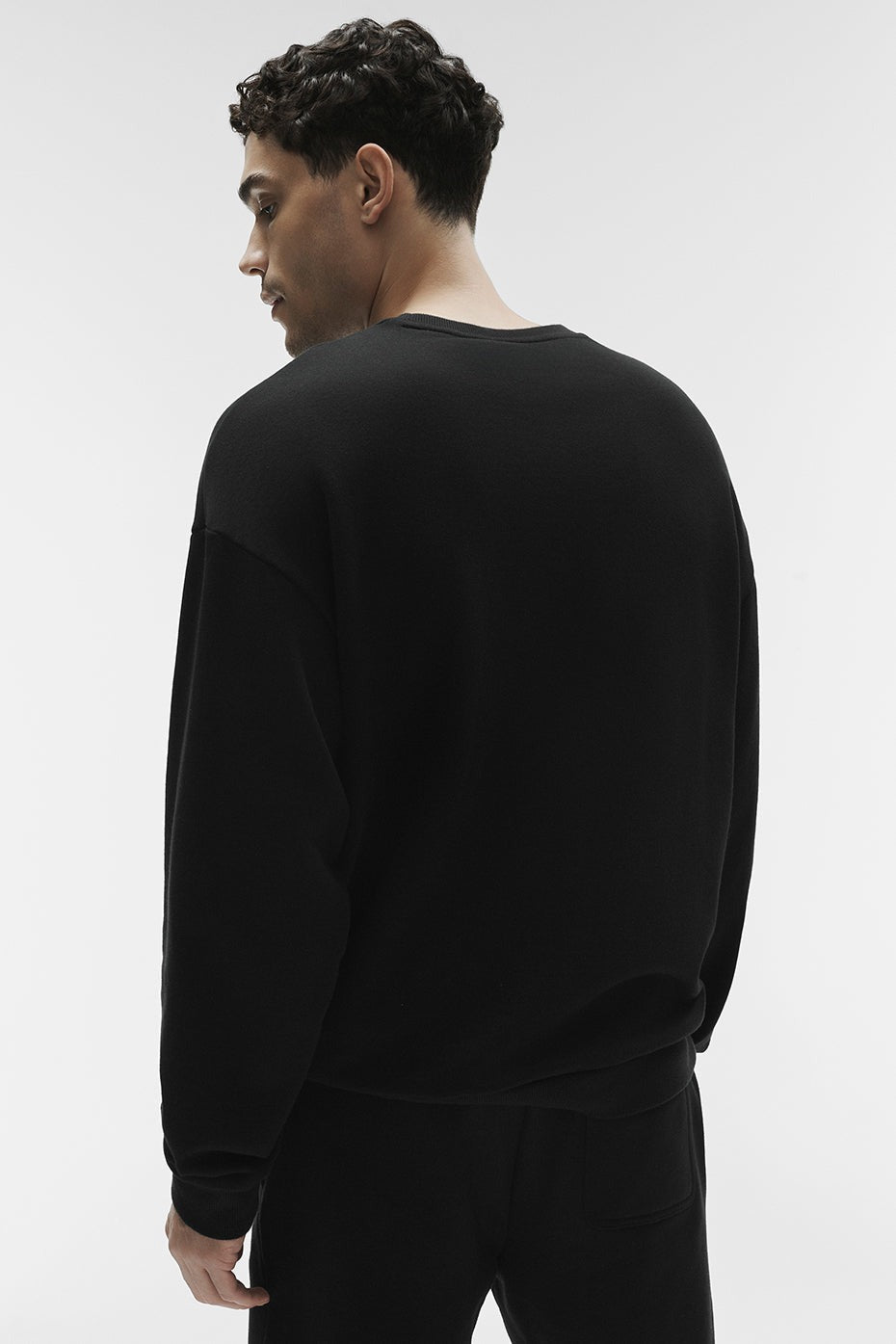 Chill Crew Neck Pullover - Black