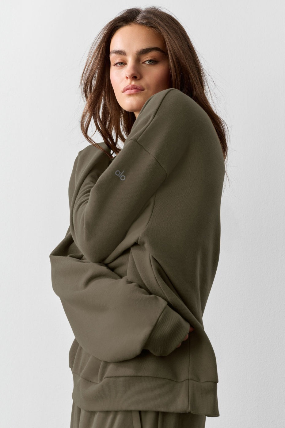 Chill Crew Neck Pullover - Olive Tree