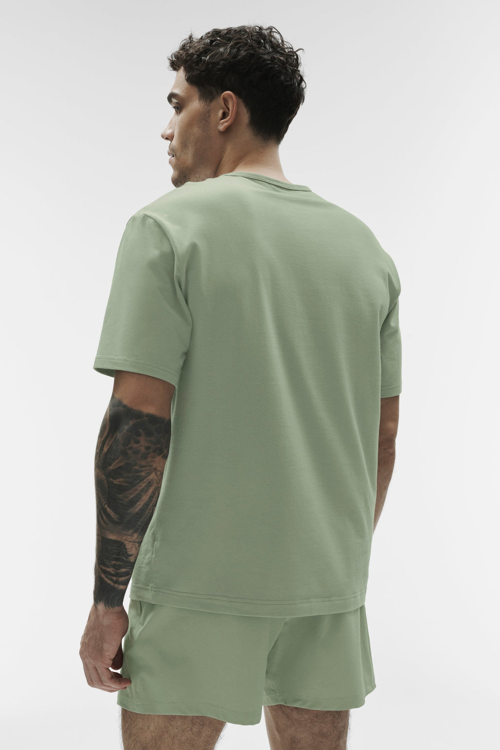 Street Essential Tee - Dune Grass