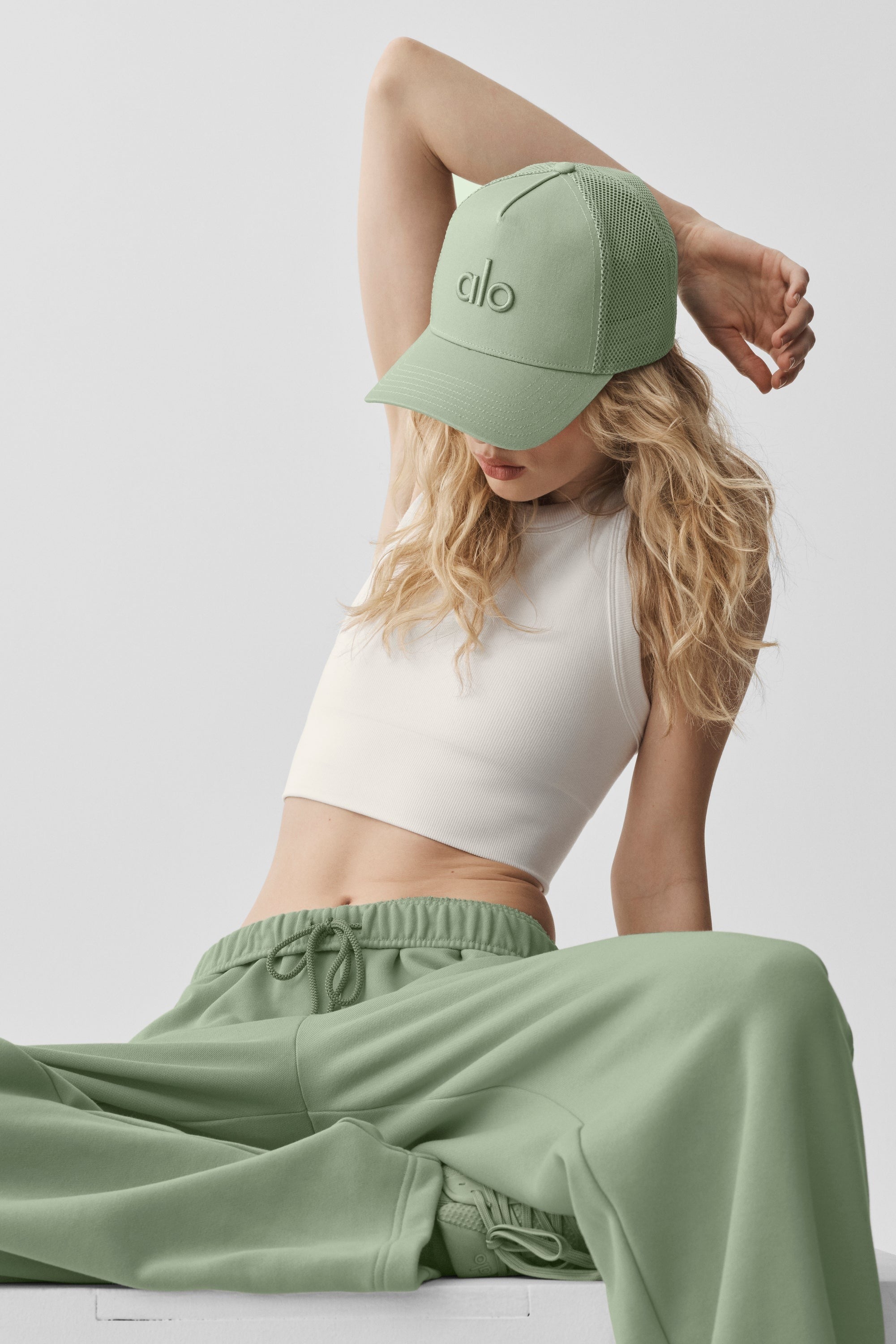 Accolade Straight Leg Sweatpant - Dune Grass