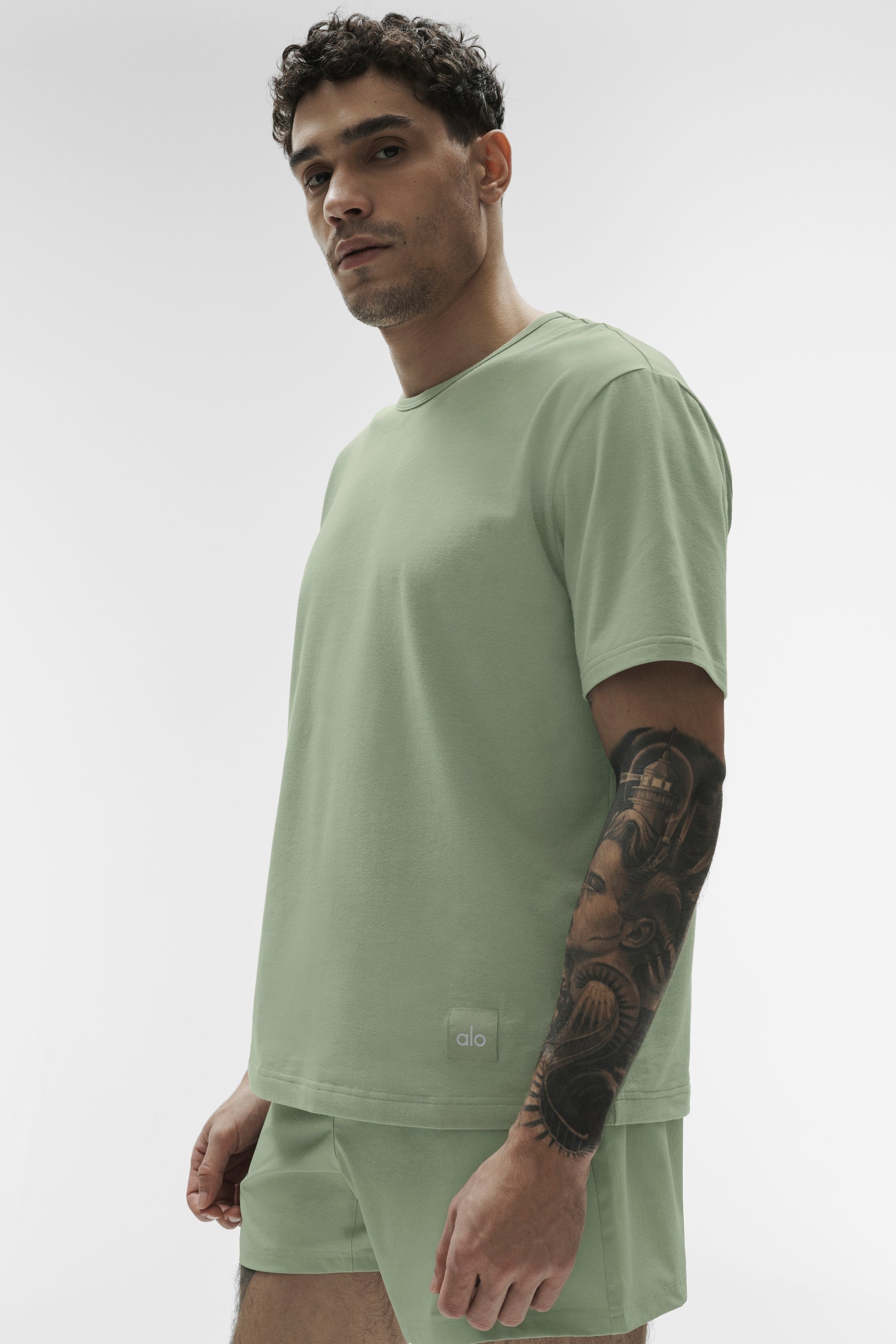 Street Essential Tee - Dune Grass