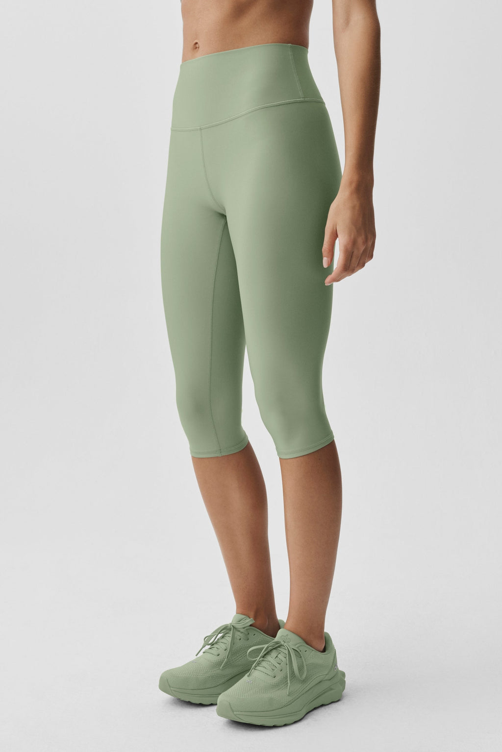 16" High-Waist Airlift Capri - Dune Grass