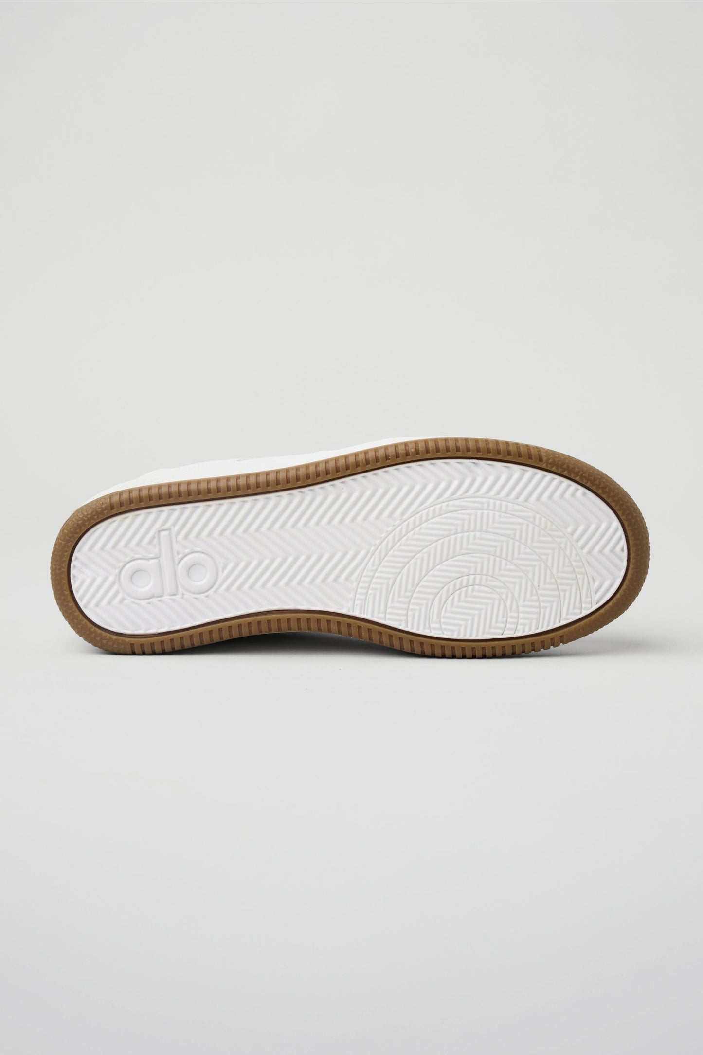 ALO Recovery Mode Sneaker - Natural White/Gum