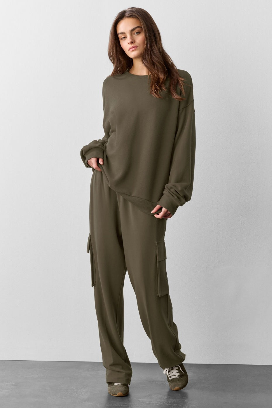 Chill Crew Neck Pullover - Olive Tree