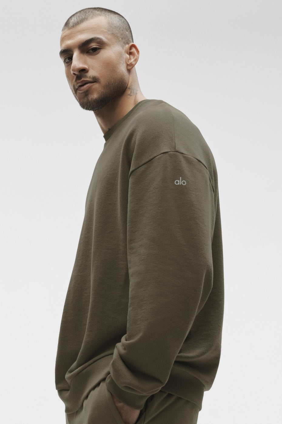 Chill Crew Neck Pullover - Olive Tree