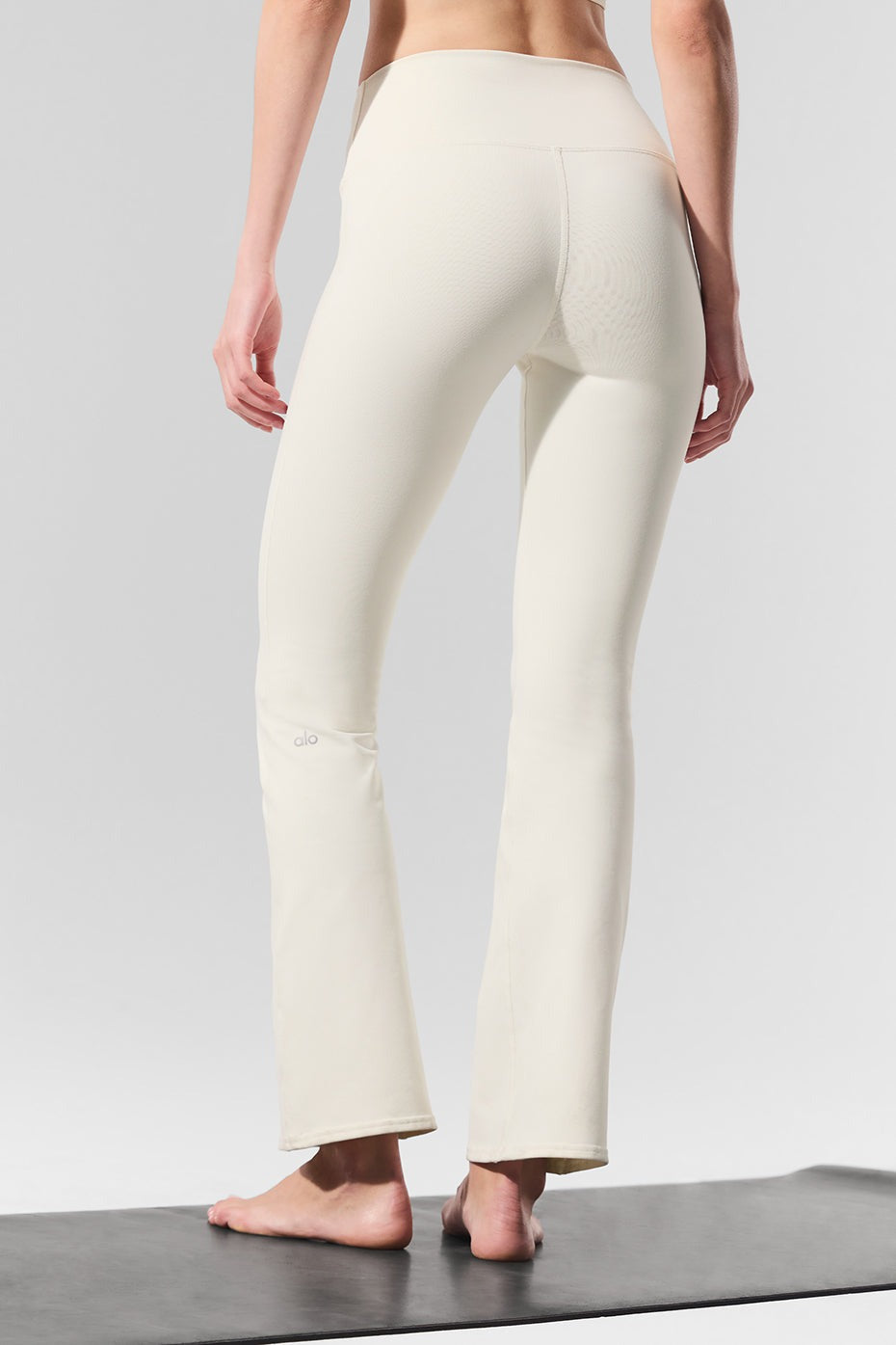 Airbrush High-Waist 7/8 Bootcut Legging - Ivory