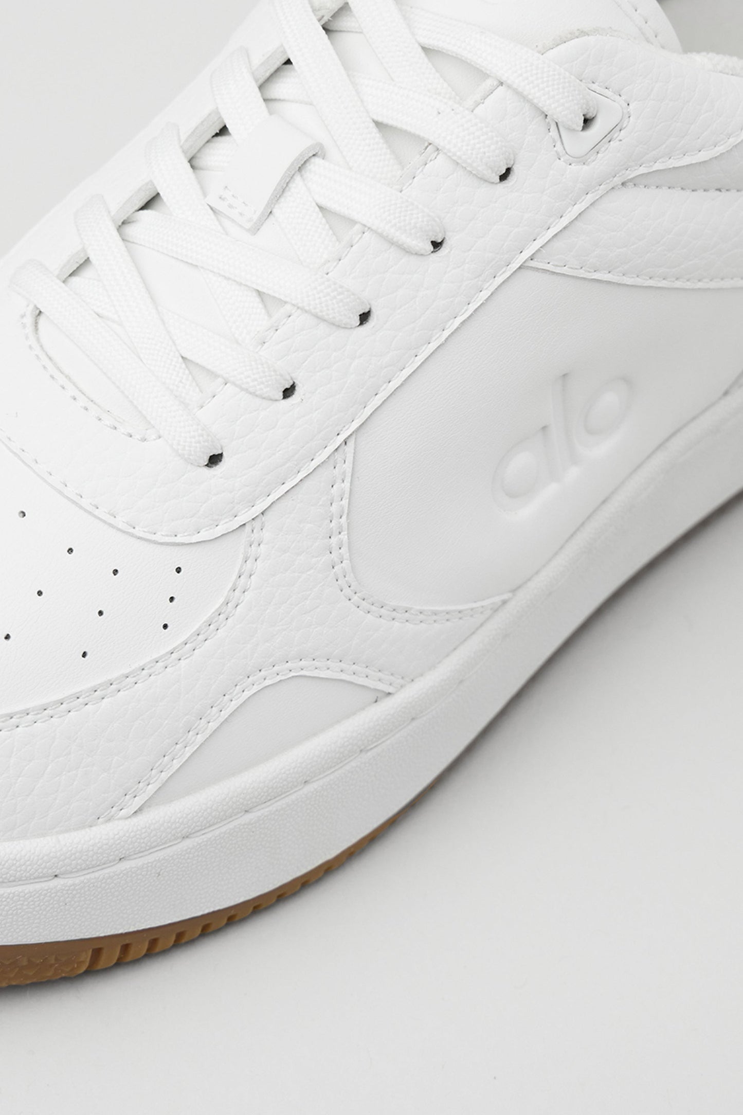 ALO Recovery Mode Sneaker - Natural White/Gum