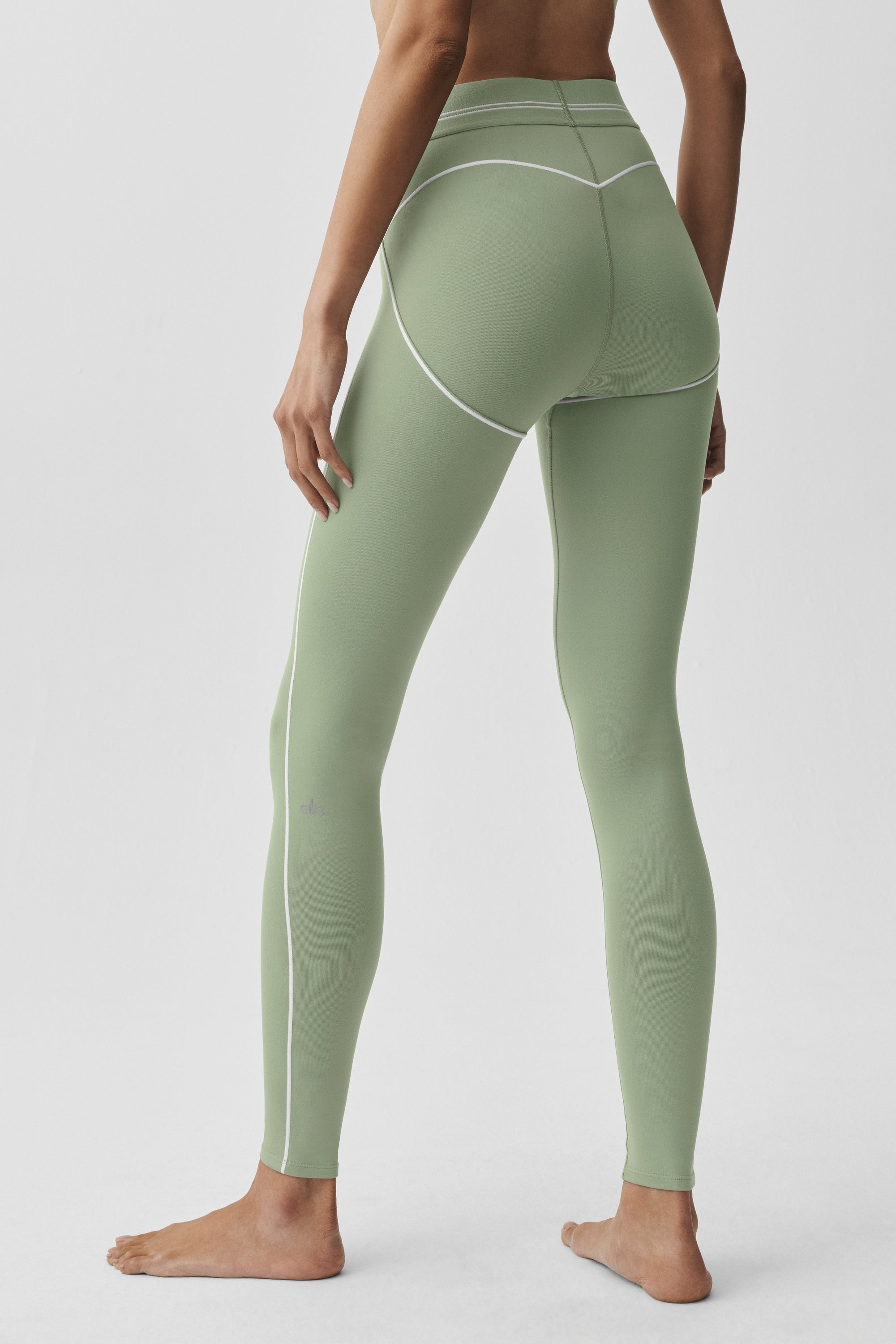 Airbrush High-Waist Heart Throb Legging - Dune Grass/White