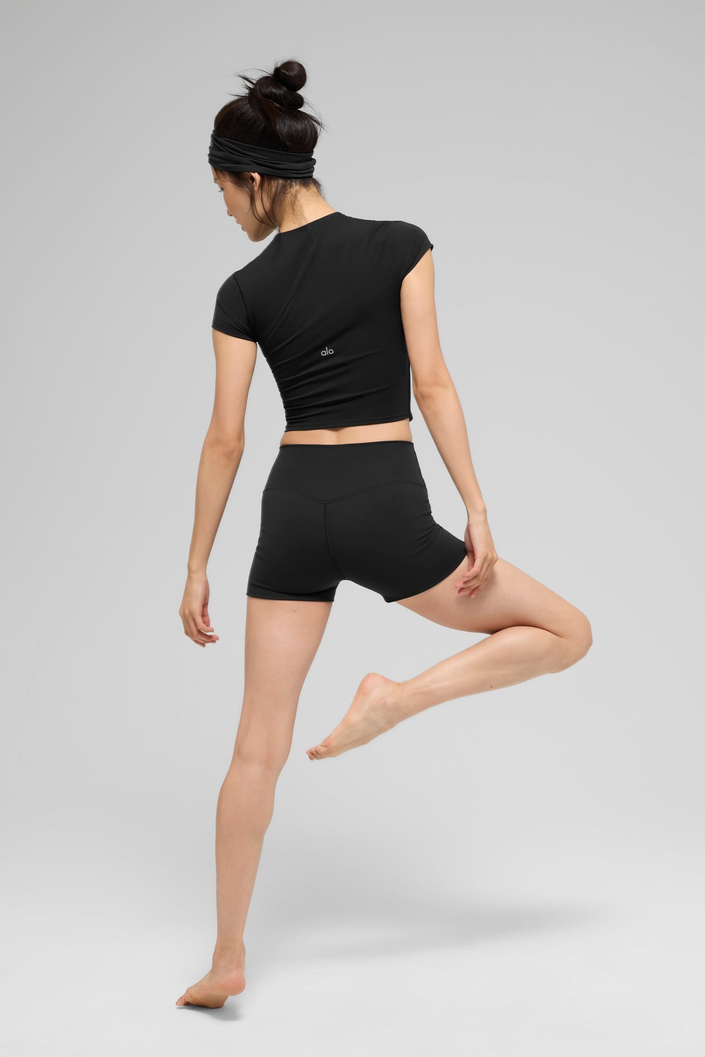 ALO Softsculpt Precision Short Sleeve Top - Black